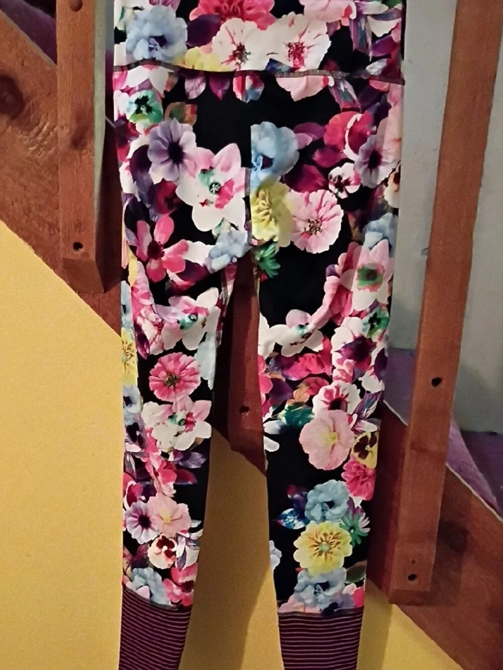 Old Navy Black Floral Print Kids Leggings with Multi Colors